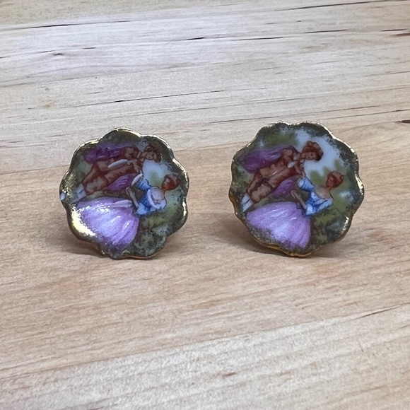 Vintage Limoges France Ceramic Handpainted Courting Couple Screwback Earrings - Picture 2 of 6
